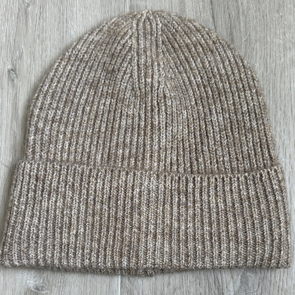 American Eagle Outfitters Accessories - American Eagle Cozy Knit Beanie in Brown NWOT